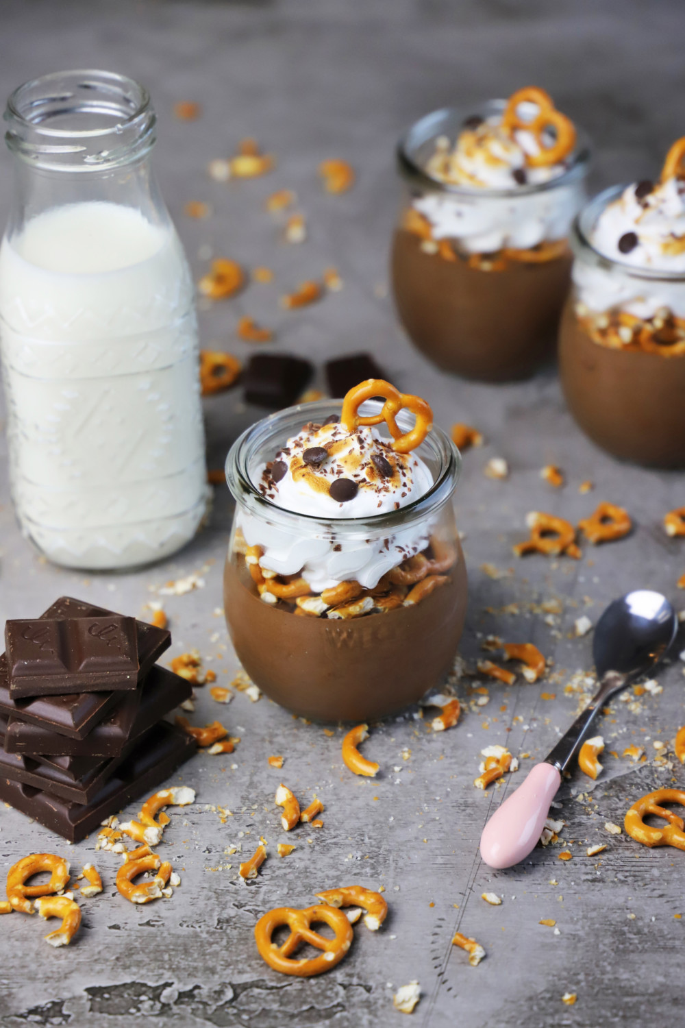 Schnelle Mousse au Chocolat mit Mini-Brezeln - Zimtliebe.de