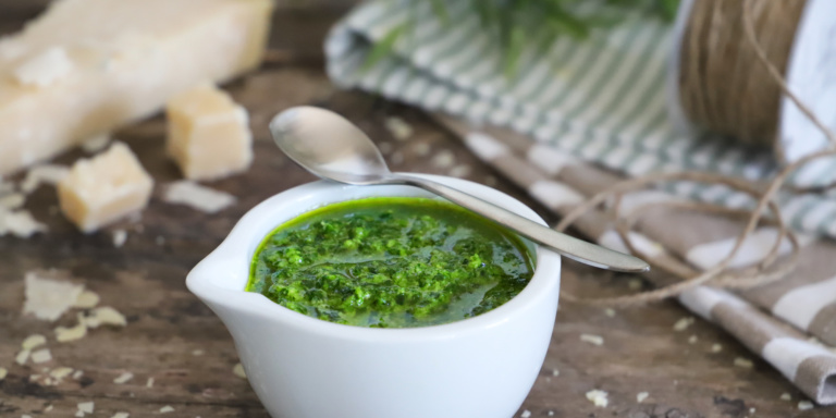 Bärlauch-Pesto mit Mandeln & Parmesan „alla genovese“