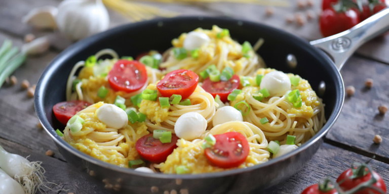 Spaghetti mit Kichererbsen-Pesto