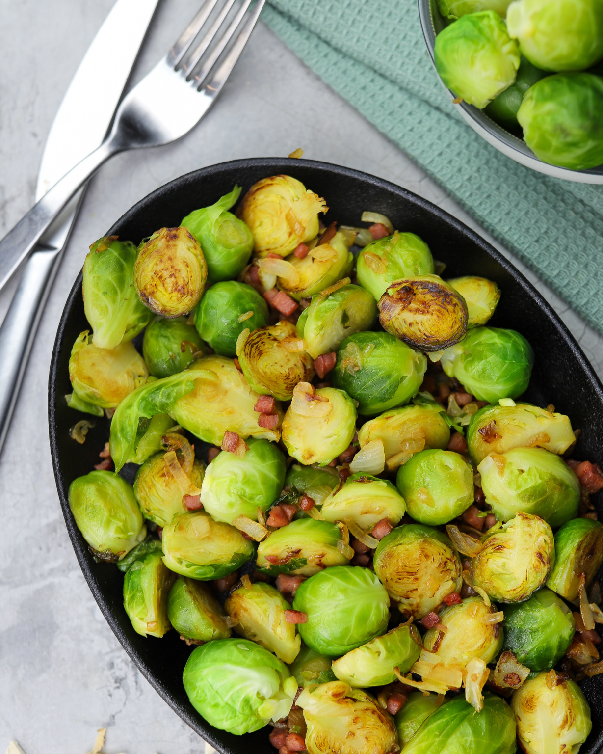 Gebratener Rosenkohl aus der Pfanne - Zimtliebe.de