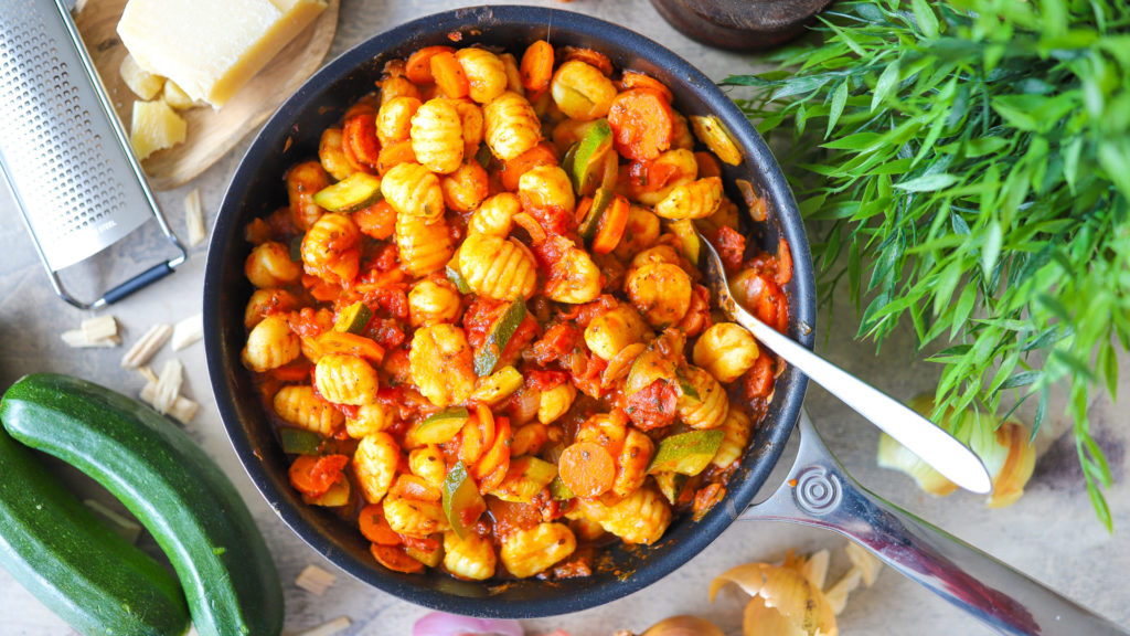 15 Minuten Gnocchi Pfanne mit Zucchini &amp; Möhren - Zimtliebe- Schnelle ...