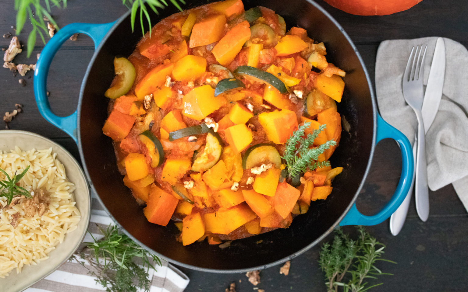 Kürbis Ratatouille mit gerösteten Nüssen- Vegan &amp; 100% lecker ...