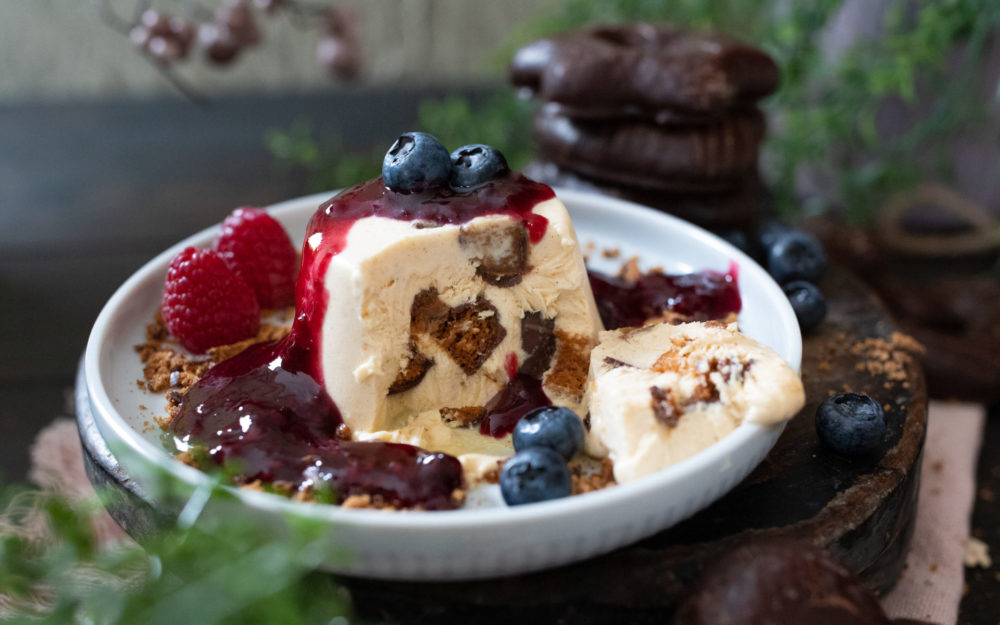 Cremiges Lebkuchen Parfait mit warmen Glühbeeren - Zimtliebe- Schnelle ...