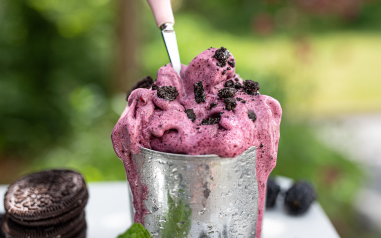 Brombeer Oreo Eis selber machen