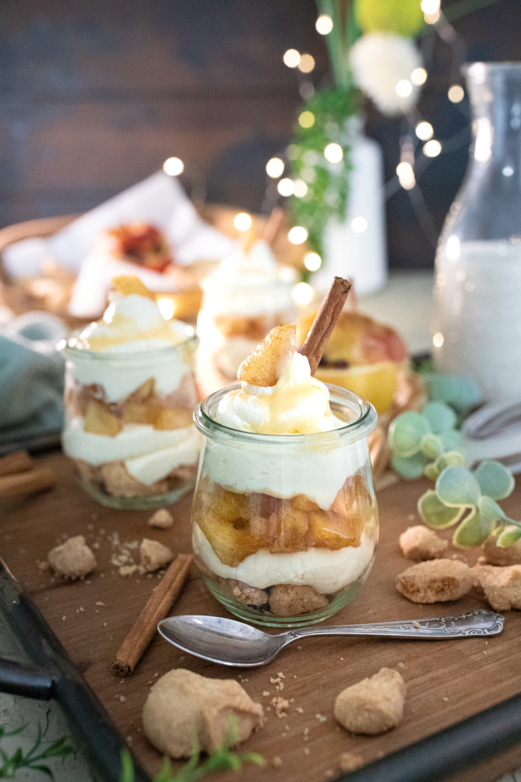 Bratapfel Schicht-Dessert Im Glas Mit Eierlikör Shot - Zimtliebe ...