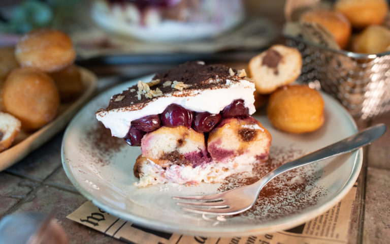 Schwarzwälder Kirsch Tiramisu mit Mini-Berliner (ohne Alkohol)