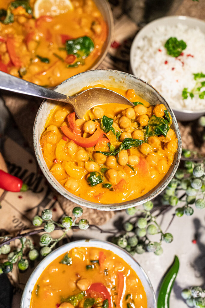 Kichererbsen curry rezept mit reis und Spinat