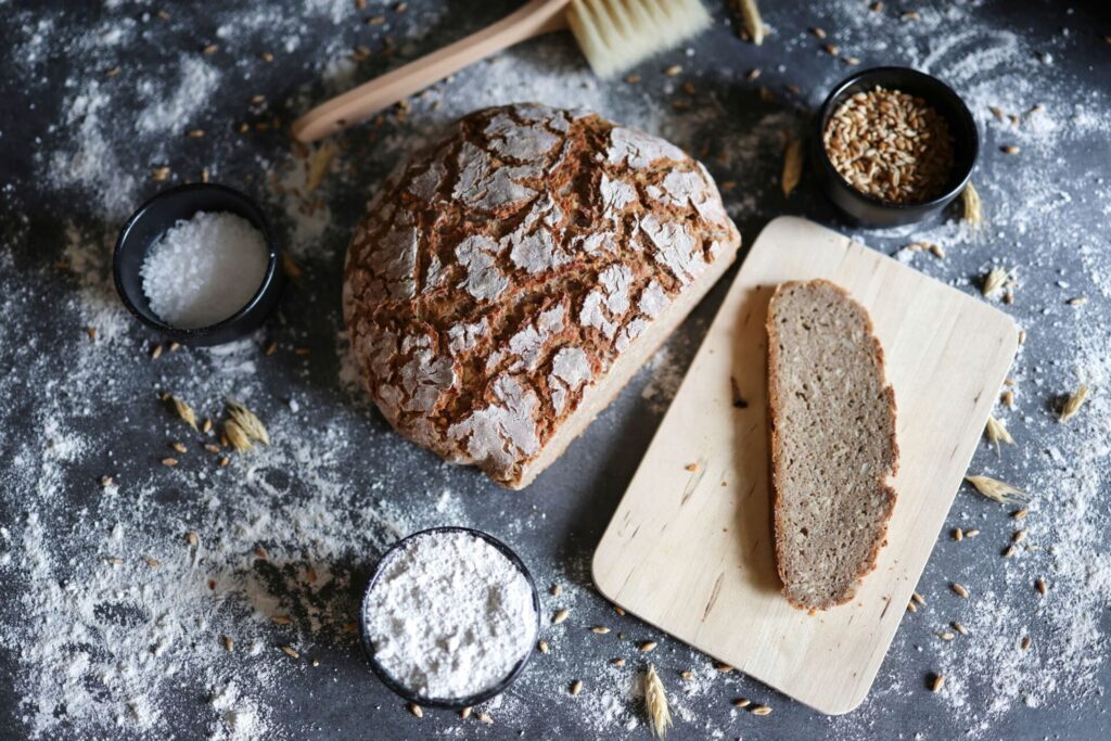 Roggenbrot mit Sauerteig selbst backen - So einfach geht&amp;#39;s! - Zimtliebe ...