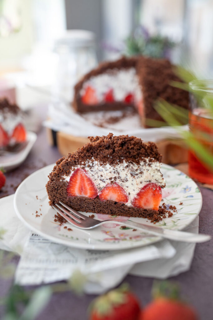 maulwurfkuchen mit Erdbeeren
