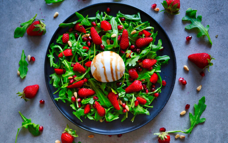 Fruchtiger Sommersalat mit Rucola – Schnell & einfach