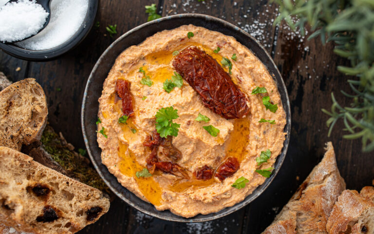 Cremiger Tomate Feta Dip & Aufstrich