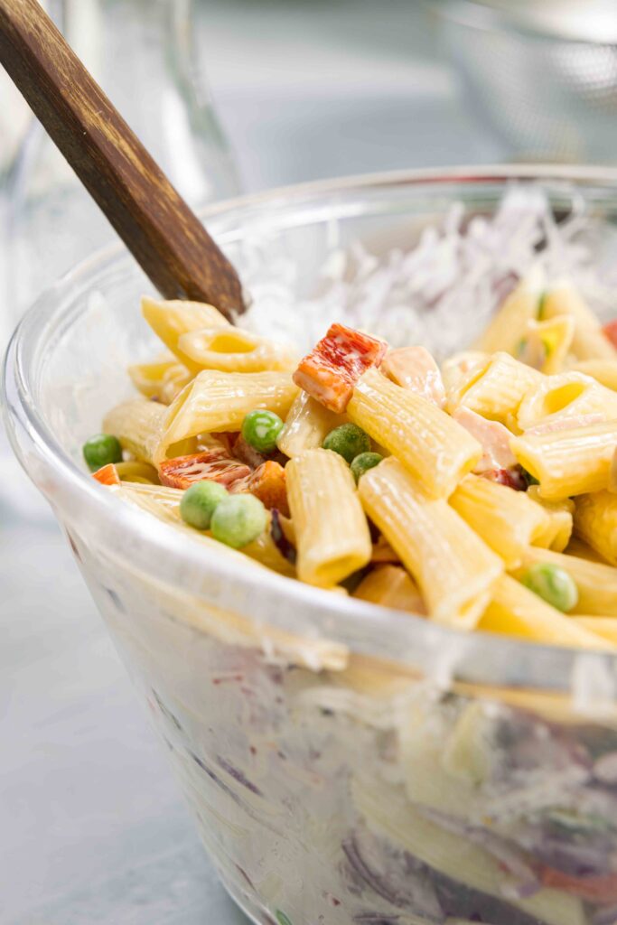 bunter nudelsalat mit mayo